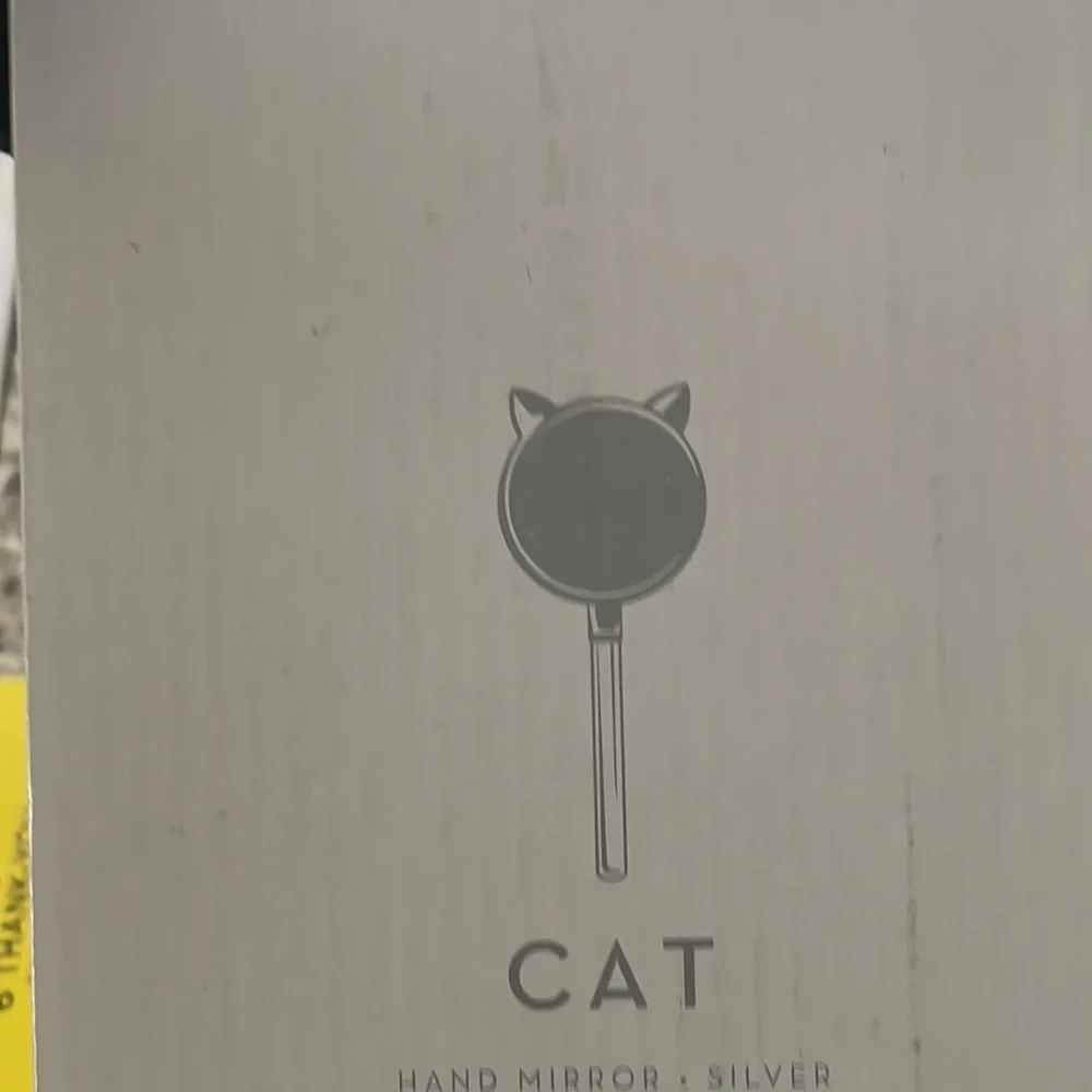 Hand held Cat Mirror - Picture 3 of 3